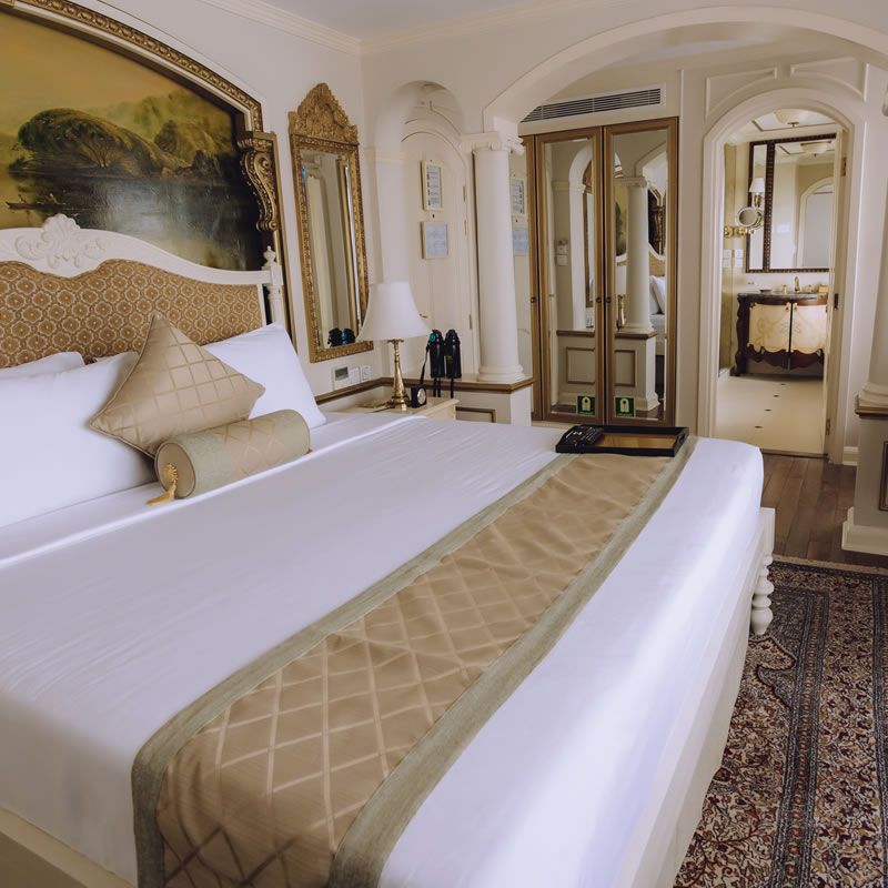 Tonle Suite bedroom